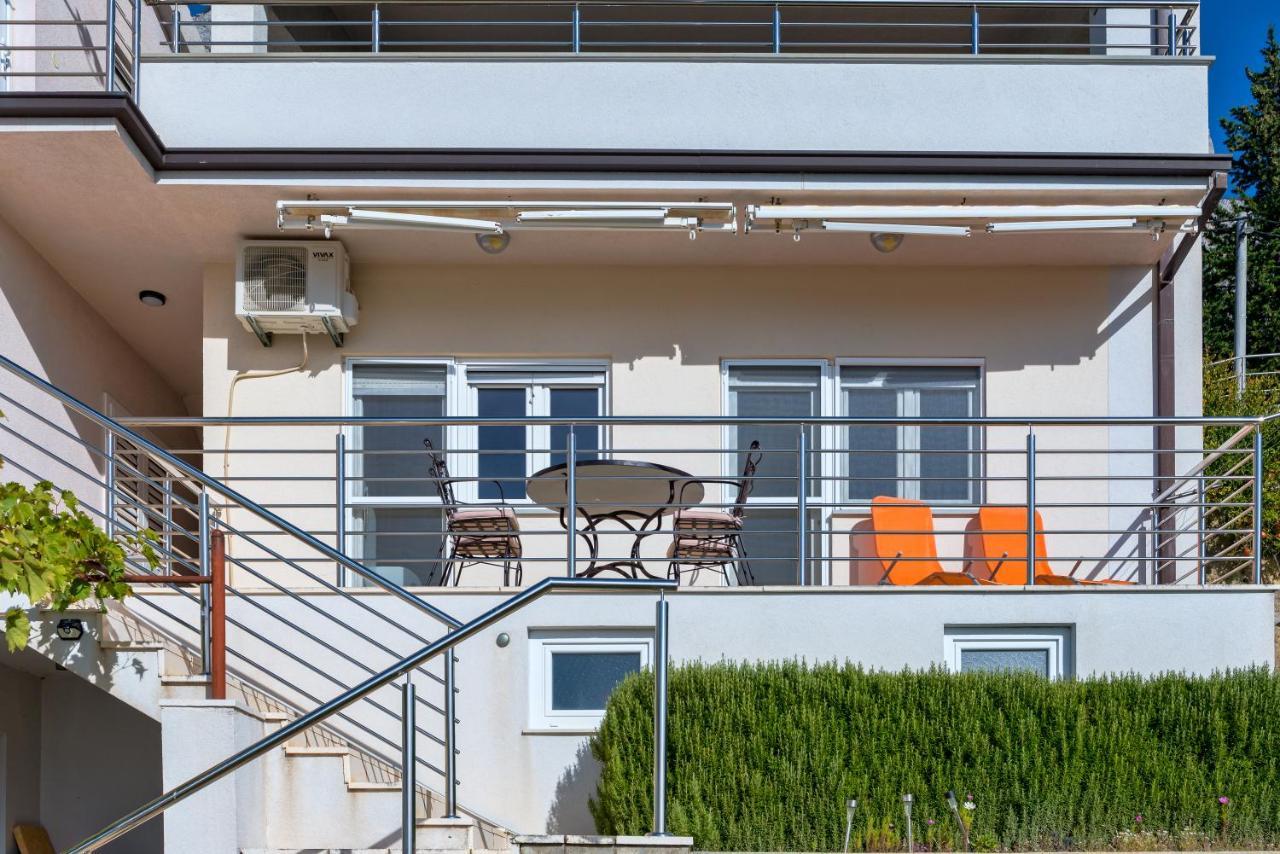 Pikolo Apartments Omis Tice Екстер'єр фото